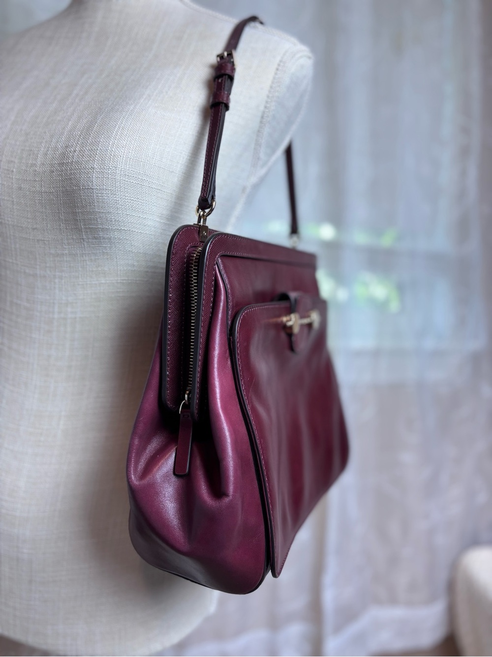 Jason Wu Daphne Smooth Burgundy Leather Luxury Shoulder Bag - Picture 5 of 16
